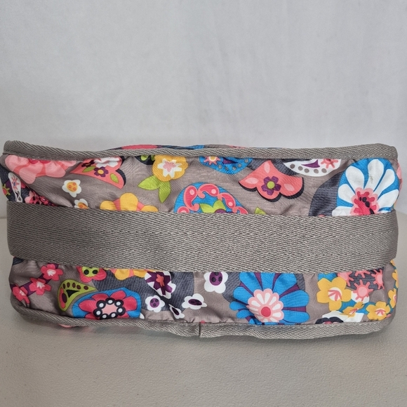 LeSportsac Summer Floral Gray / Pink Nylon Classic Adjustable Crossbody Hobo Bag - Picture 5 of 15